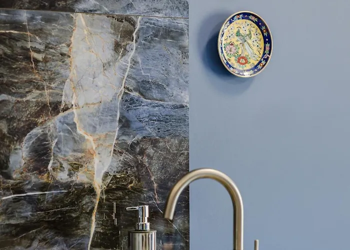 Blue House & Jacuzzi 公寓 *