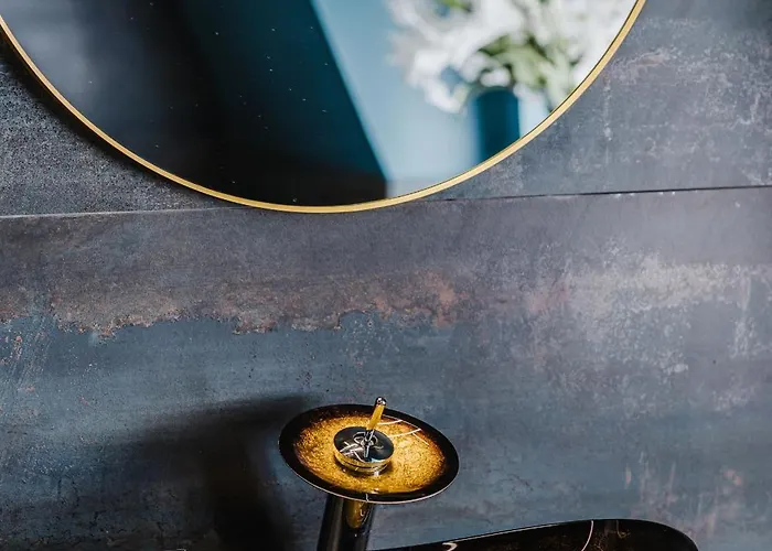 Blue House & Jacuzzi