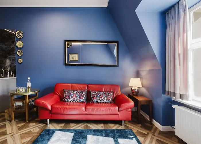 Blue House & Jacuzzi Lägenhet *